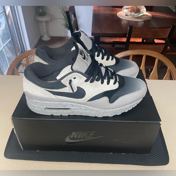 🔥Nike Air Max 1🔥 - Picture 2 of 14